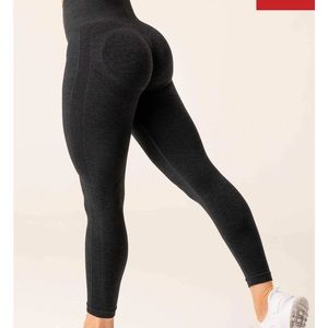 NWT RYDER WEAR Seamless Booty Scrunch Leggings